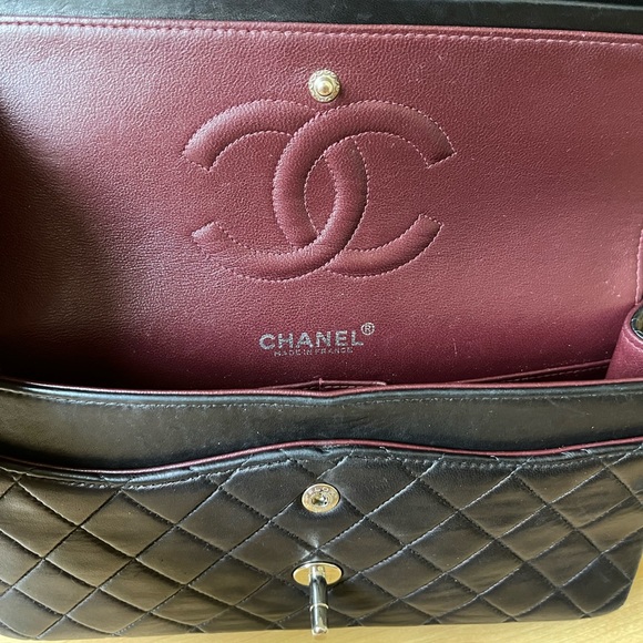 Chanel Medium Classic Flap - Picture 9 of 11
